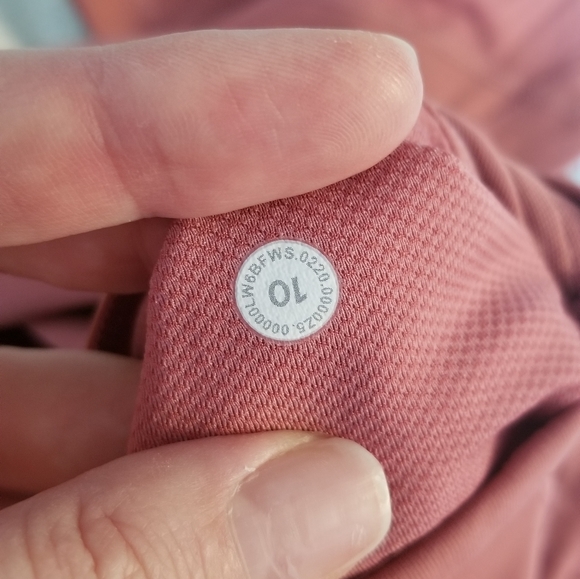 EUC lululemon pace rival crops, cherry tint - Picture 4 of 4